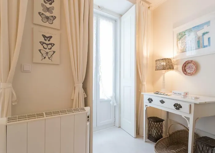 Flh Charming House